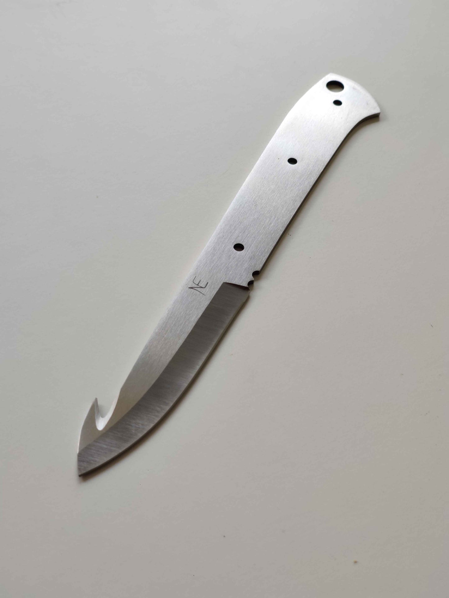 Sharky 95 - Gut hook Hunting & Bushcraft Blade