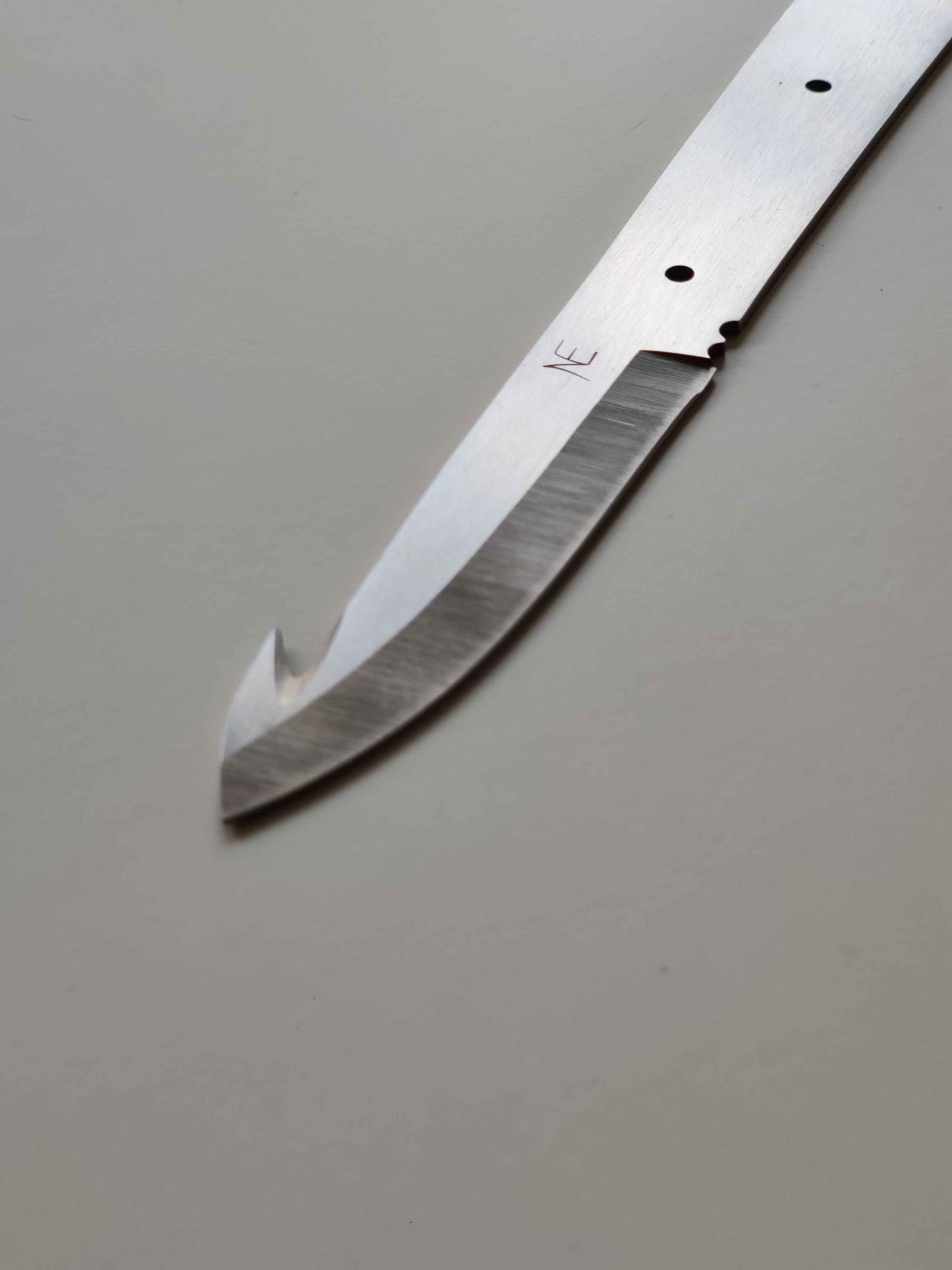 Sharky 95 - Gut hook Hunting & Bushcraft Blade
