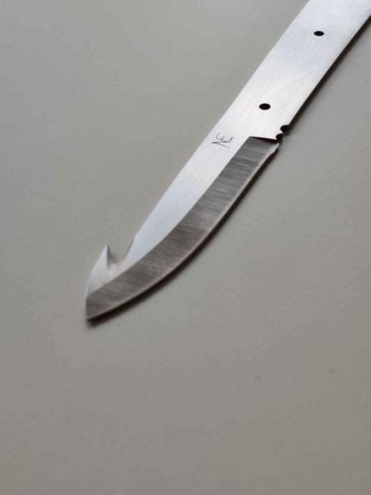 Sharky 95 - Gut hook Hunting & Bushcraft Blade