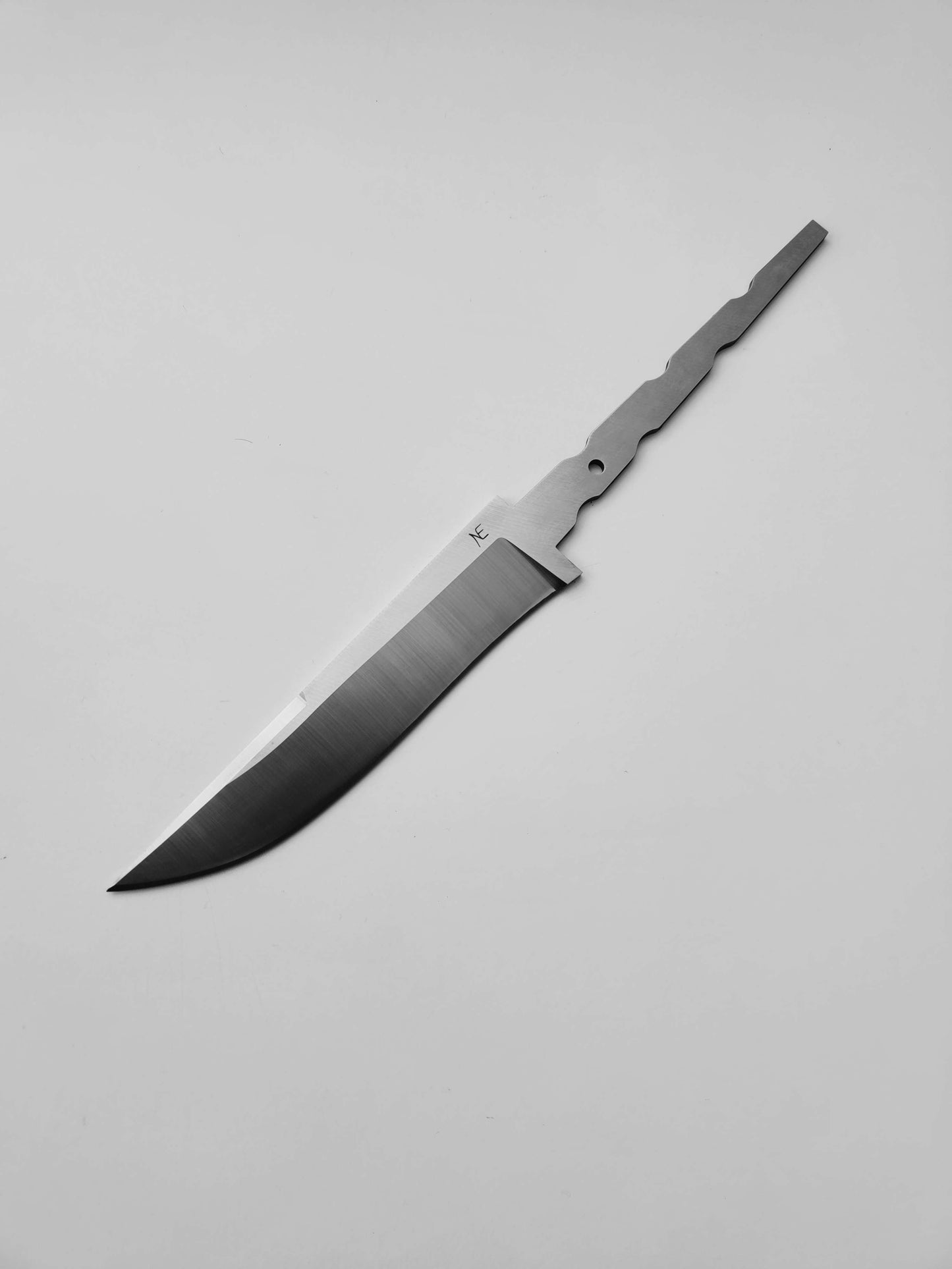 Jakte 135 - Large Bowie-like Survival Blade