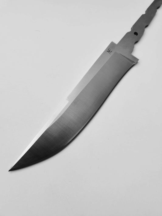 Jakte 135 - Large Bowie-like Survival Blade