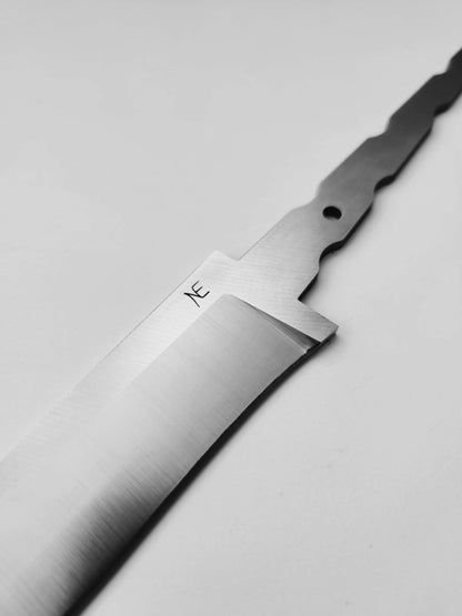 Jakte 135 - Large Bowie-like Survival Blade