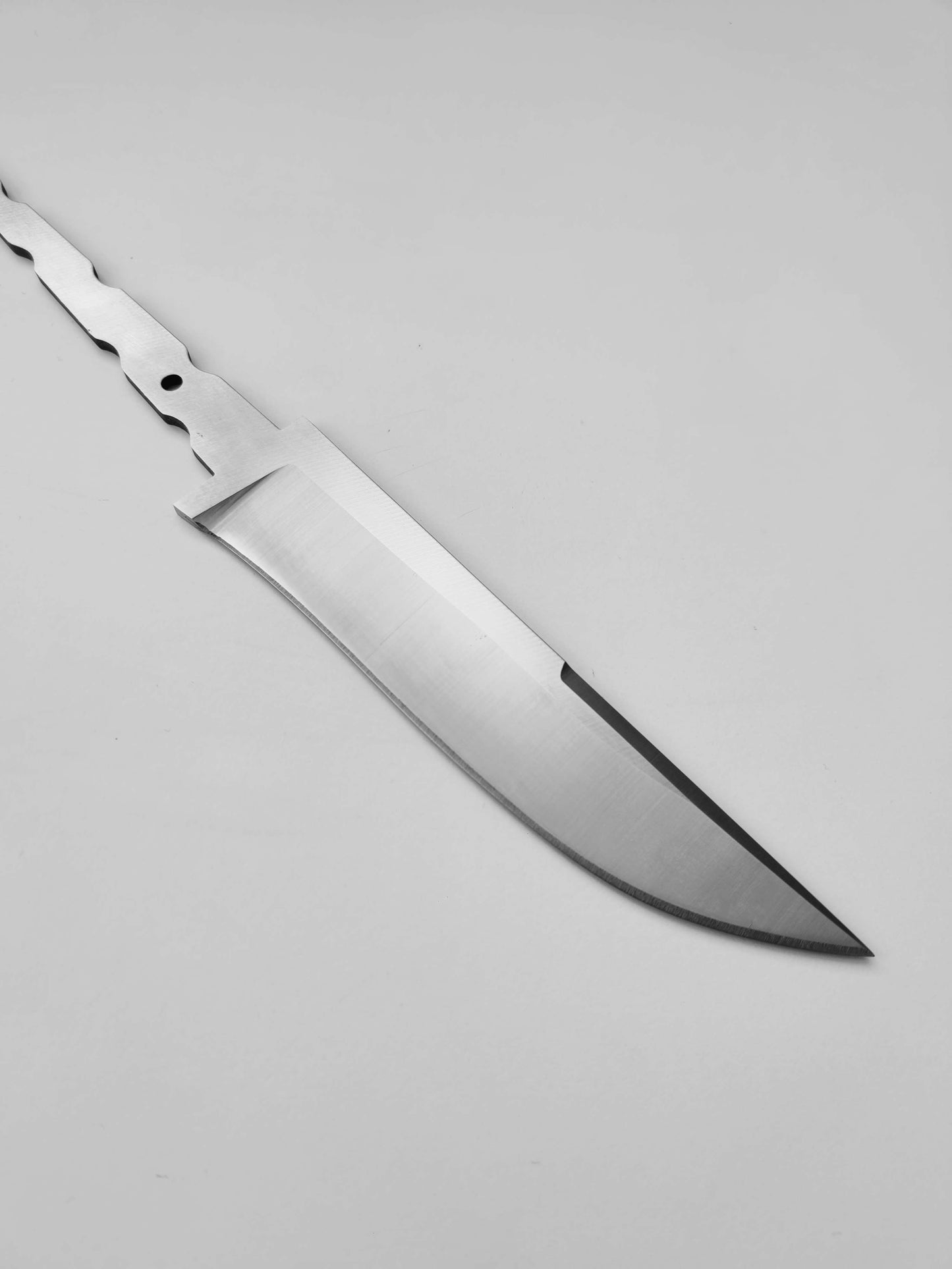 Jakte 135 - Large Bowie-like Survival Blade